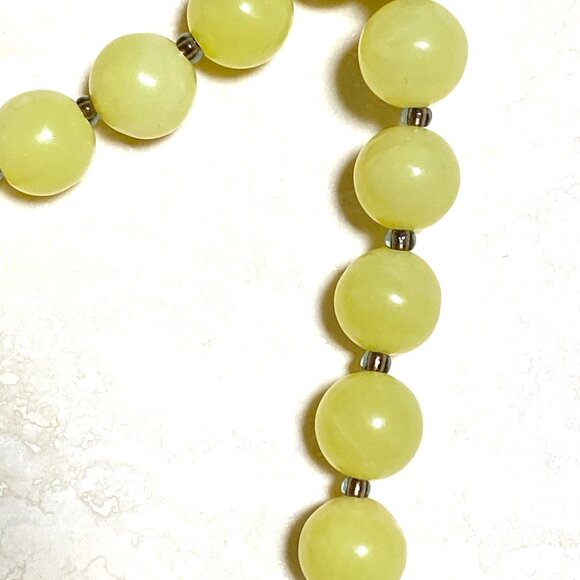 Starry Night Necklace, Lemon Yellow Star-Shape Serpentine Beaded Choker - Picture 9 of 15